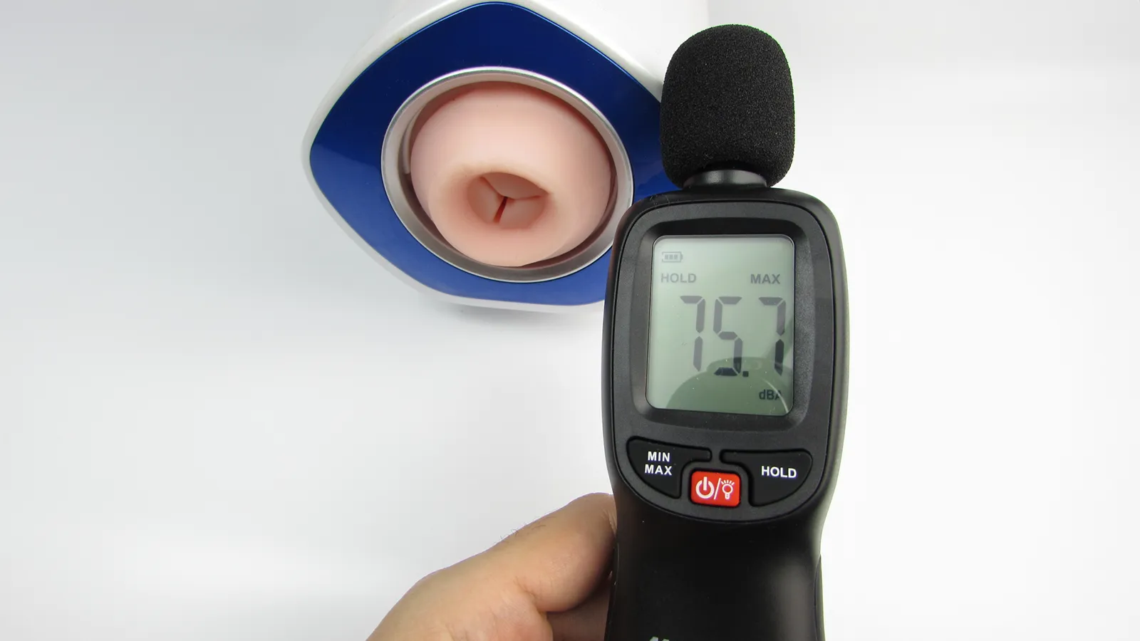 使用噪音计测量电动产品的运行声音