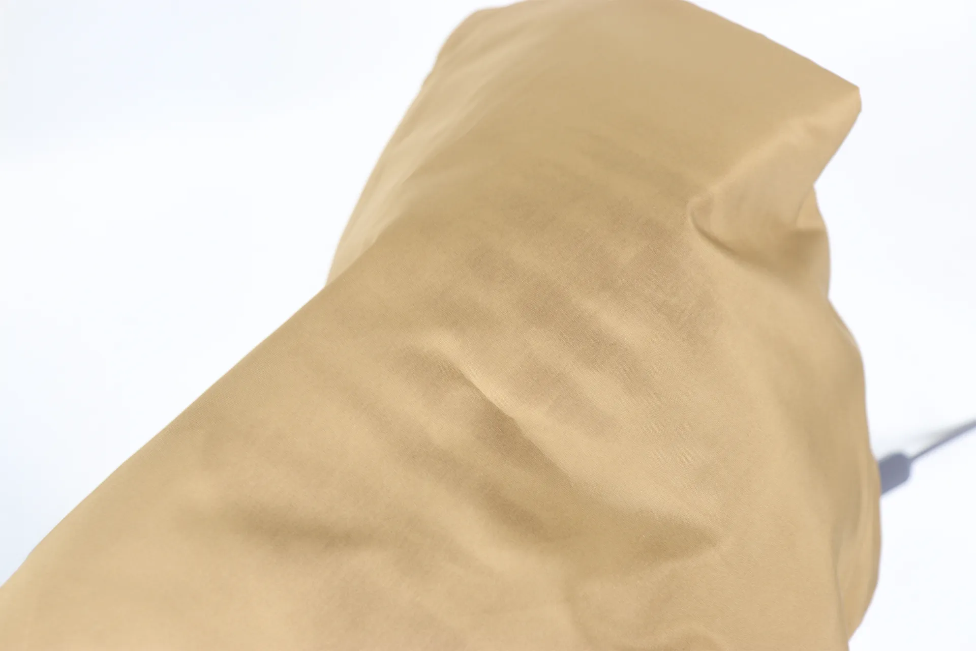 30分位名器の品格を置いていたら、オイルブリードが滲み出してしまいました。