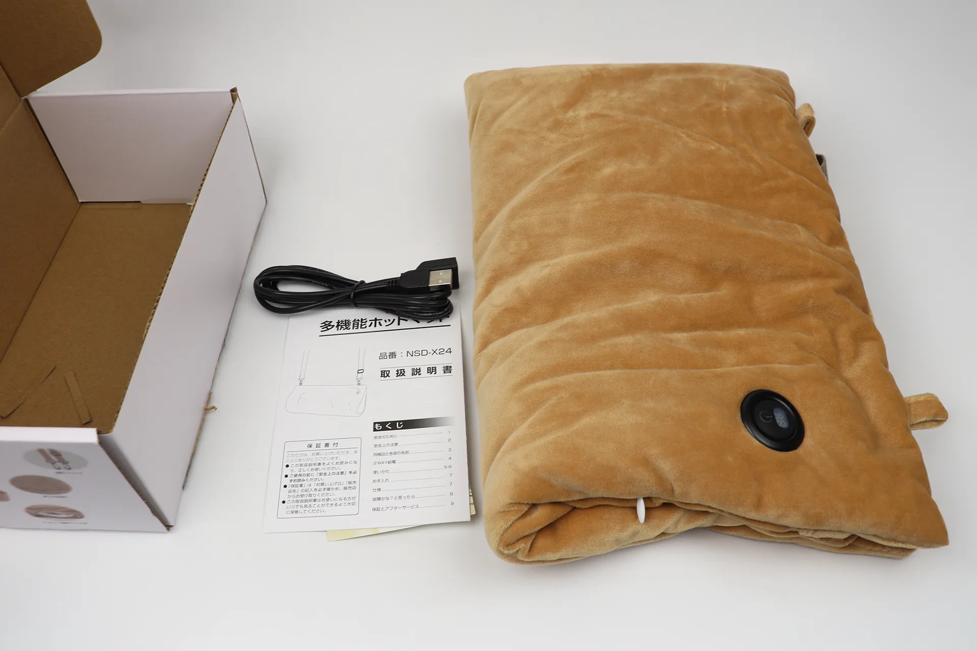 ホットマット usb(BeeTool)の製品と内容物の画像