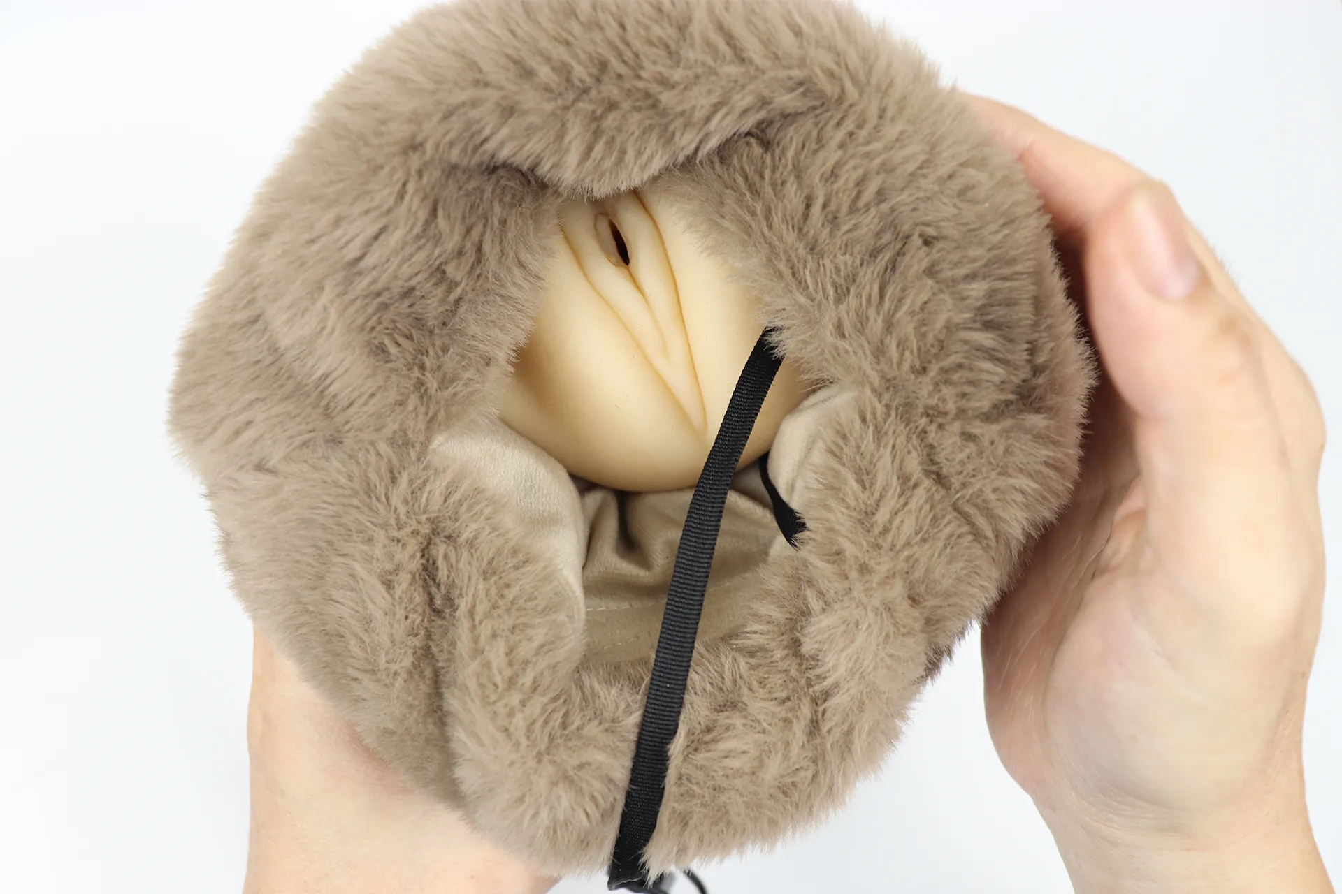 実際に名器の品格 BLACK LABELを中に入れてみました。