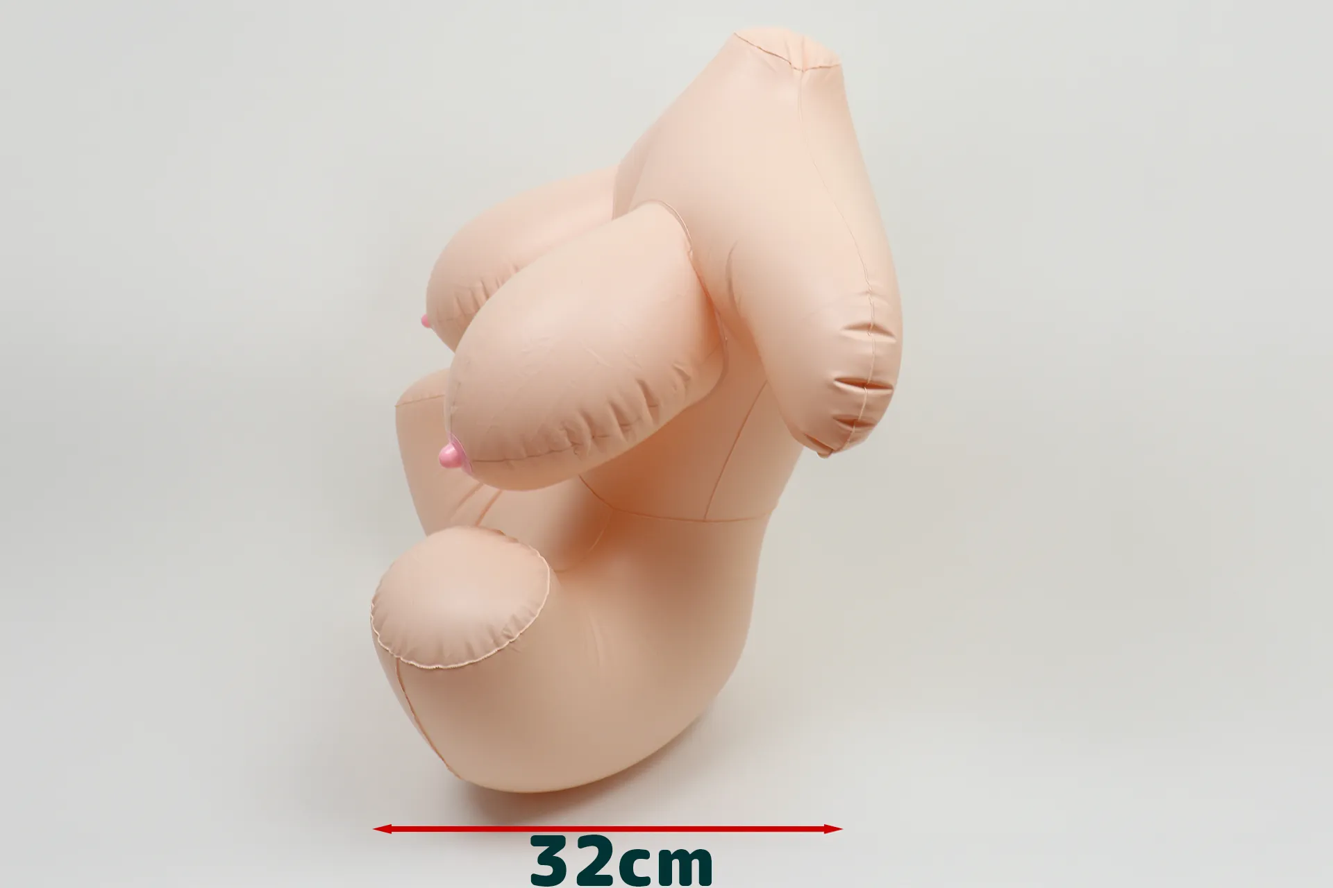 爆乳ガールフレンドを横から見た画像